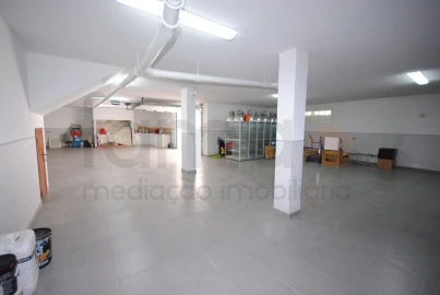 Moradia T4 para Venda em Santa Maria e São Miguel, São Martinho, São Pedro Penaferrim