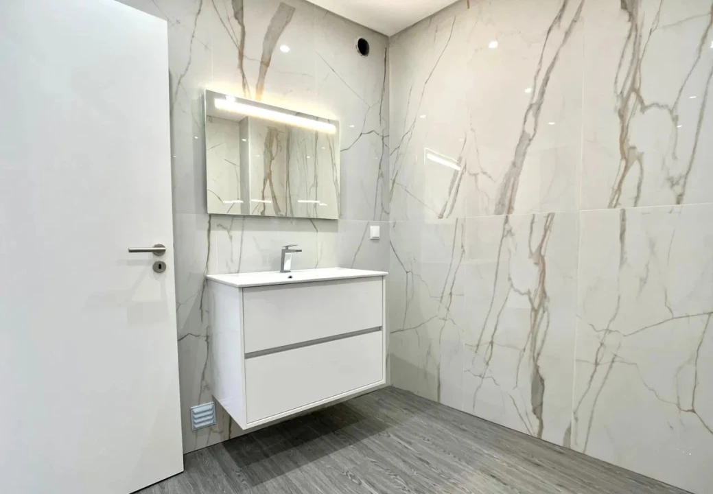 Apartamento T2 para Venda em Quelfes Foto 7