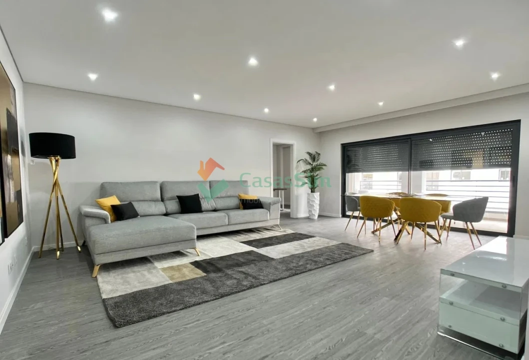 Apartamento T2 para Venda em Quelfes Foto 28