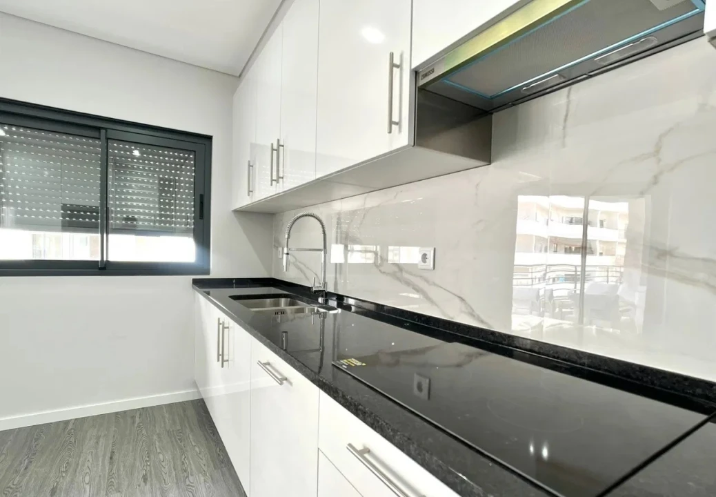 Apartamento T2 para Venda em Quelfes Foto 6