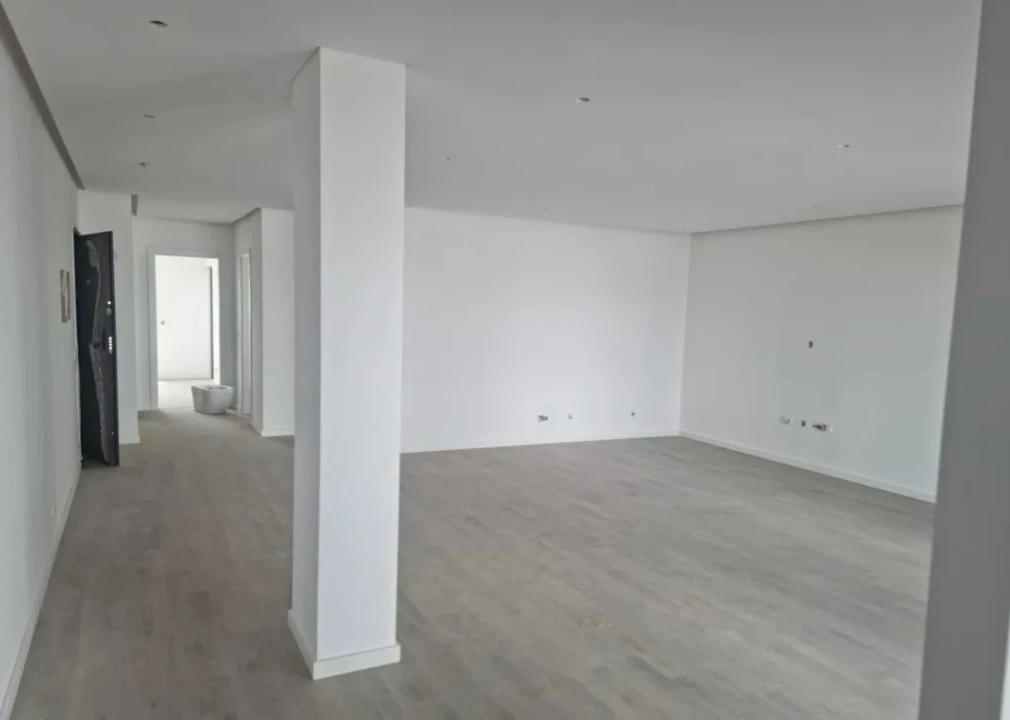 Apartamento T2 para Venda em Quelfes Foto 12