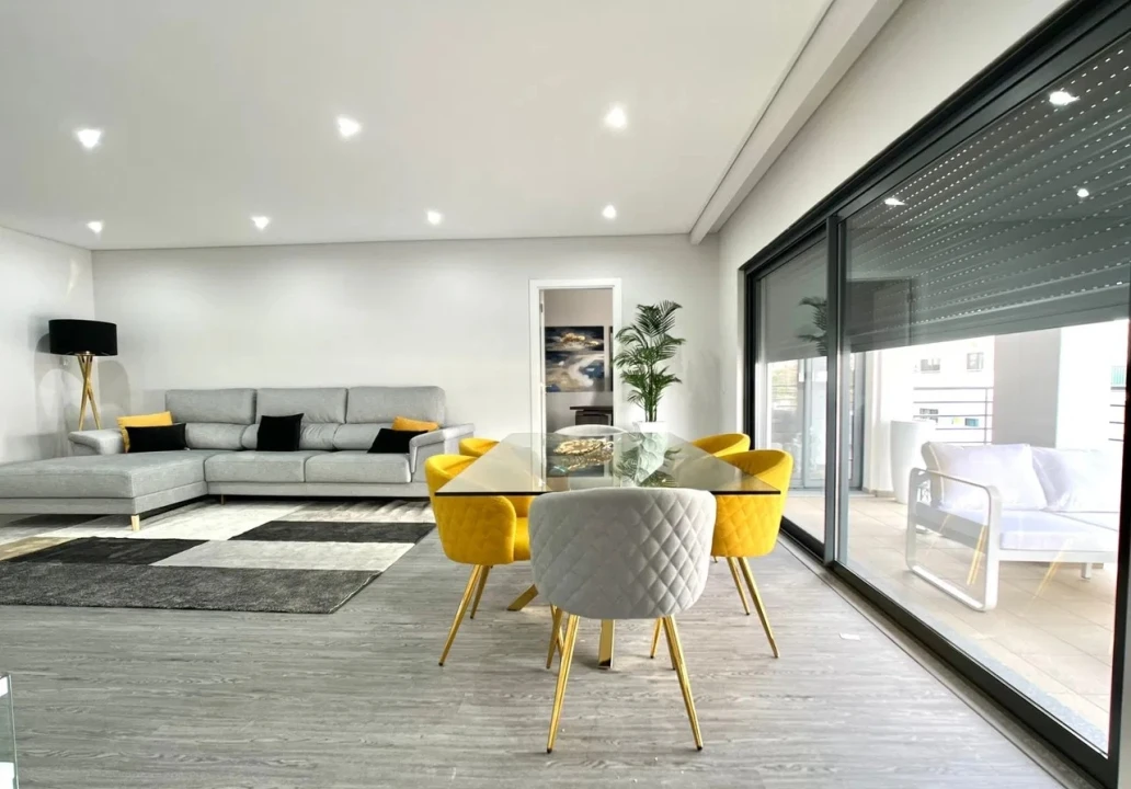 Apartamento T2 para Venda em Quelfes Foto 25