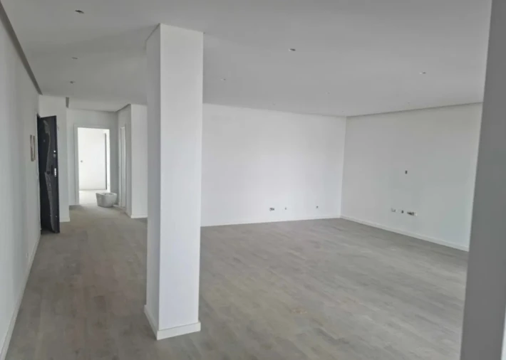 Apartamento T2 para Venda em Quelfes Foto 12