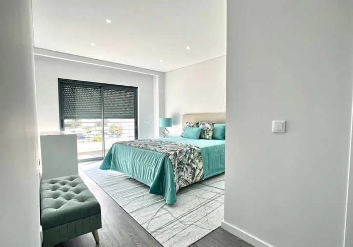 Apartamento T2 para Venda em Quelfes Foto 16