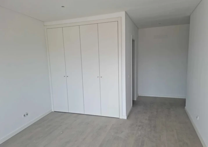 Apartamento T2 para Venda em Quelfes Foto 15
