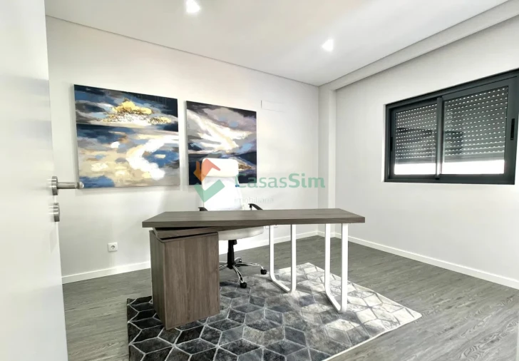 Apartamento T2 para Venda em Quelfes Foto 45