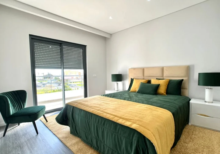 Apartamento T2 para Venda em Quelfes Foto 17