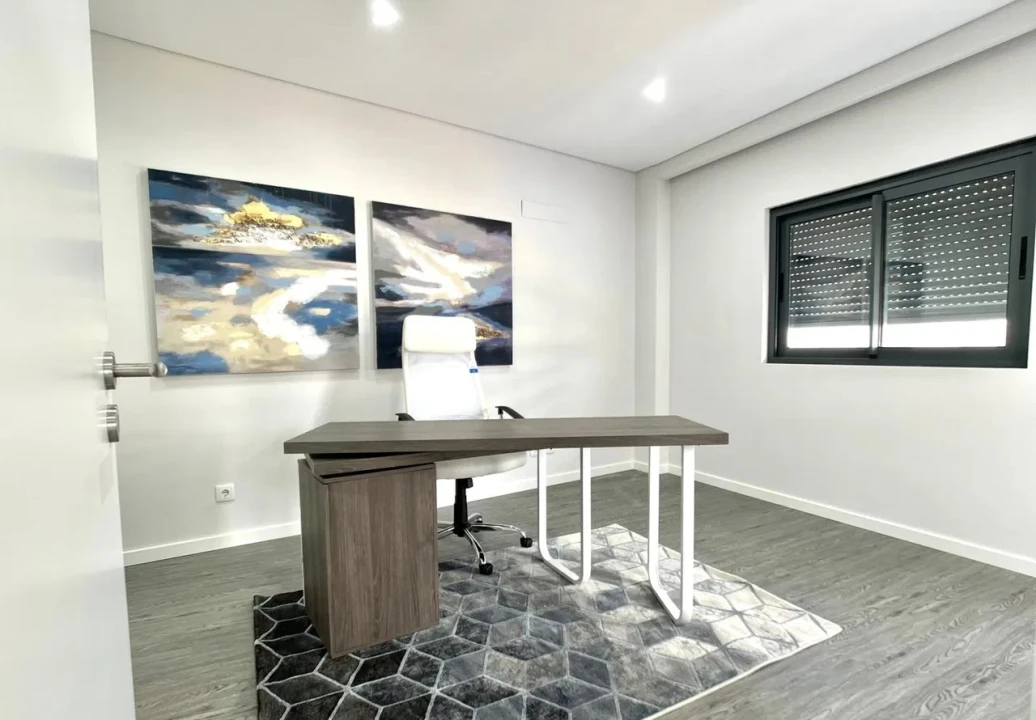 Apartamento T2 para Venda em Quelfes Foto 20