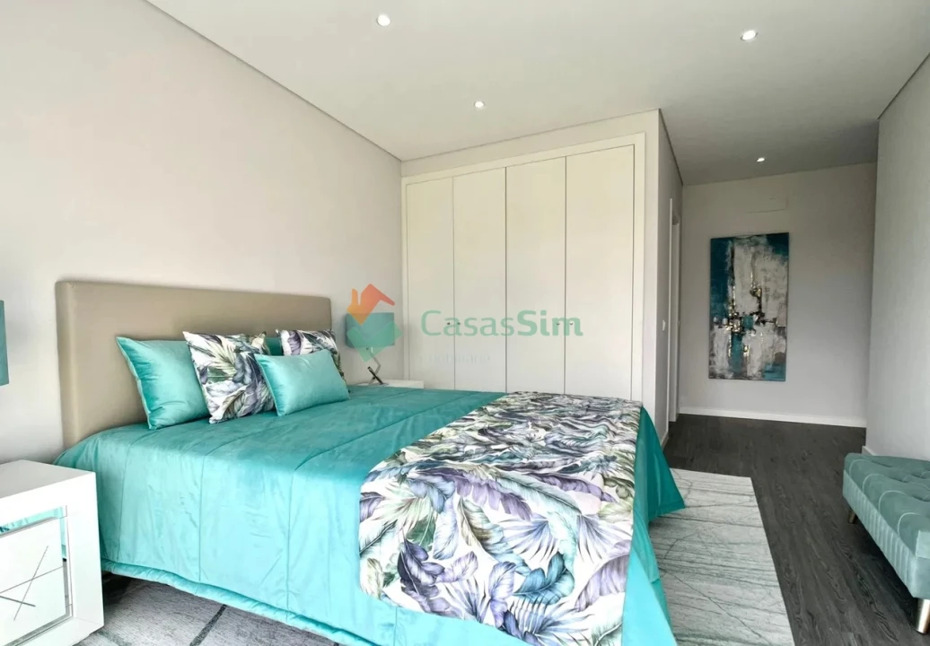 Apartamento T2 para Venda em Quelfes Foto 44