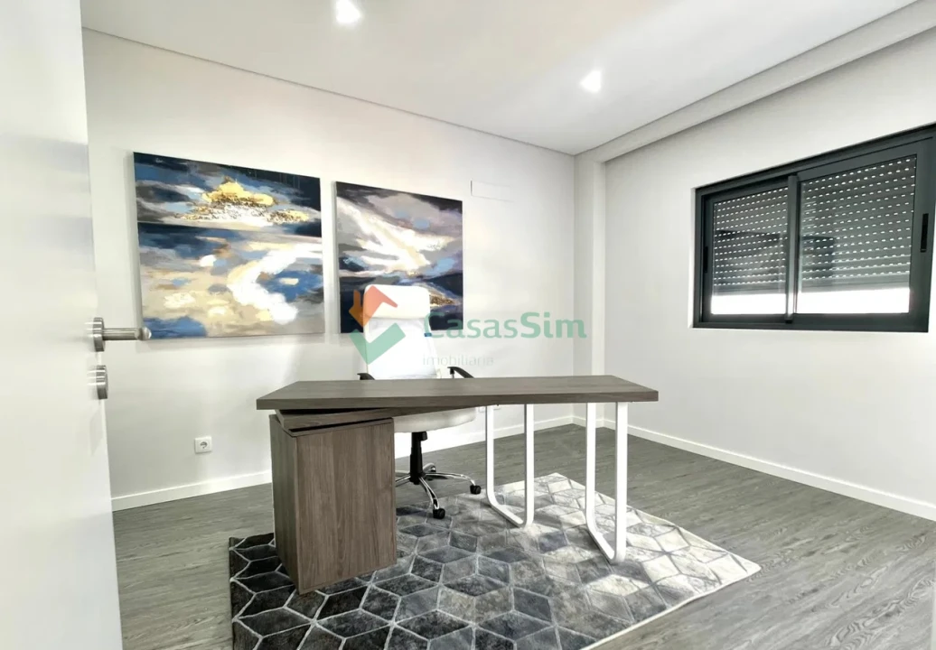 Apartamento T2 para Venda em Quelfes Foto 45