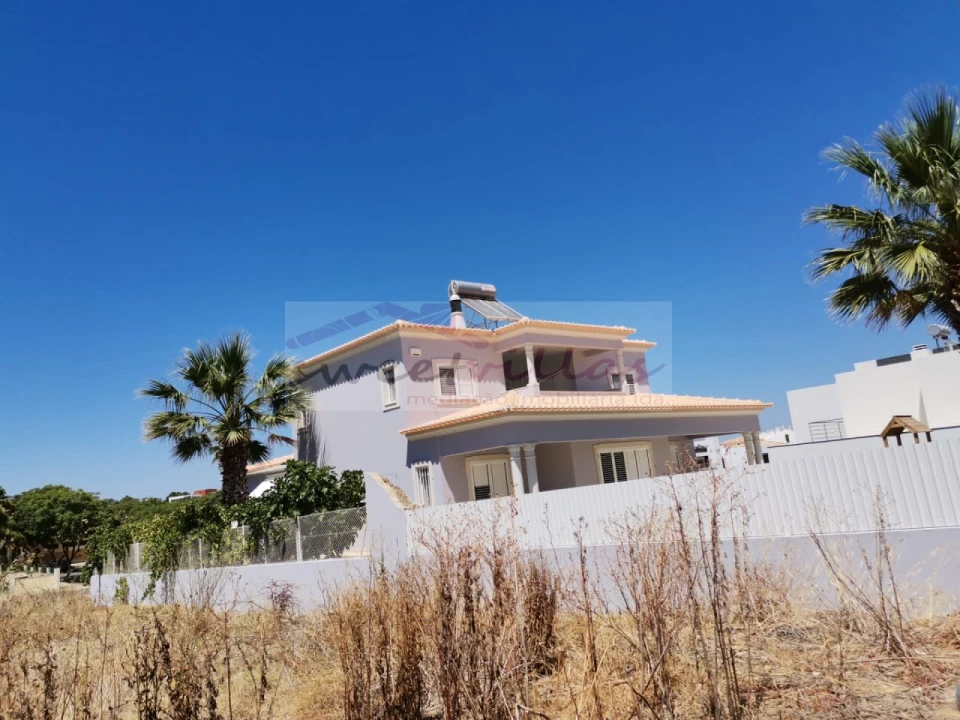 Moradia T4 para Venda em Albufeira e Olhos de Água Foto 39