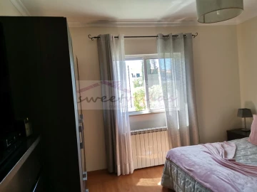Moradia T4 para Venda em Albufeira e Olhos de Água