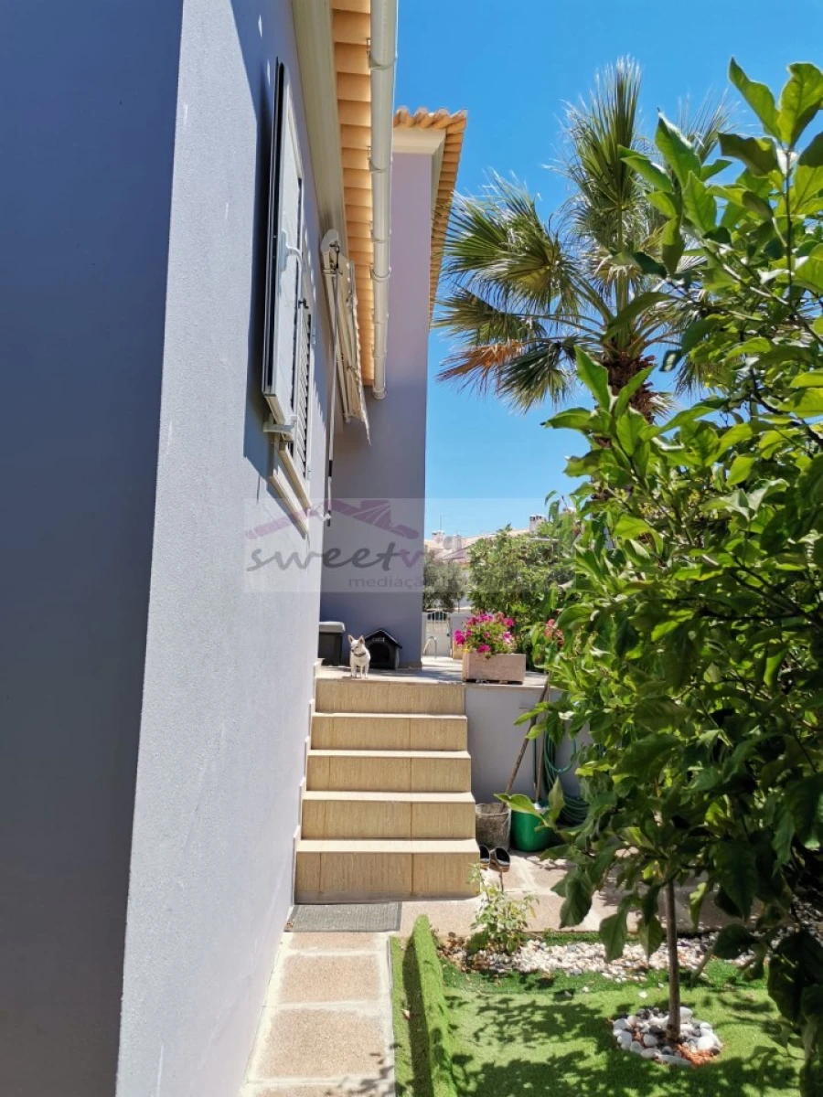 Moradia T4 para Venda em Albufeira e Olhos de Água Foto 36