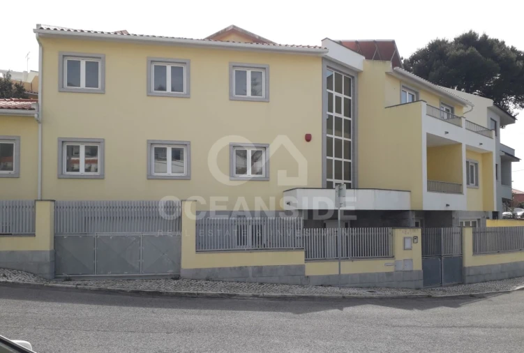 Moradia T11 para Venda em Carcavelos e Parede Foto 3