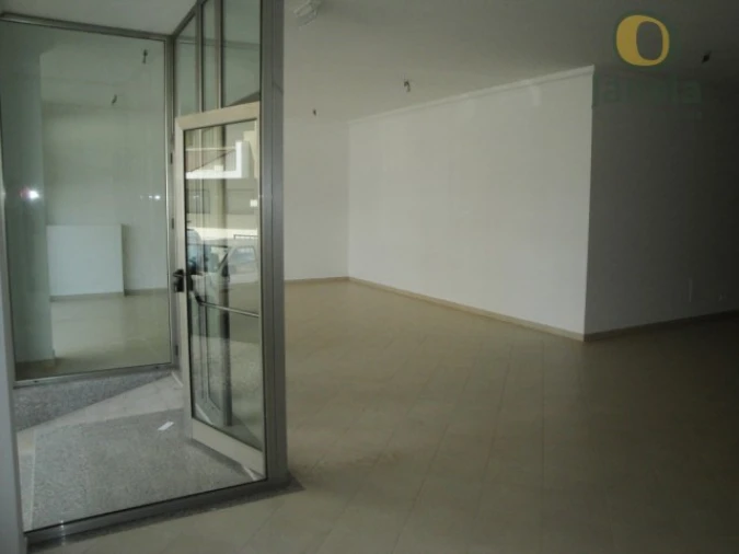 Loja para Venda em Faro (Sé e São Pedro) Foto 2