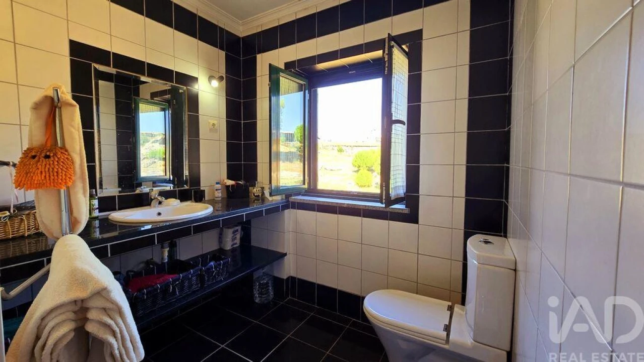 Moradia T4 para Venda em Ervedal e Vila Franca da Beira Foto 18