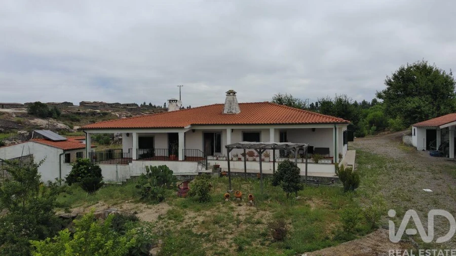 Moradia T4 para Venda em Ervedal e Vila Franca da Beira Foto 23