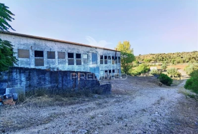 Armazém para Venda em São Vicente do Paul e Vale de Figueira
