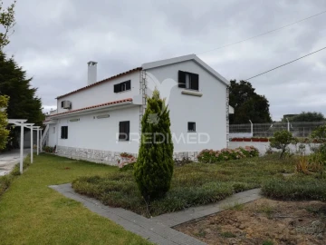Moradia T9 para Venda em Fernao Ferro