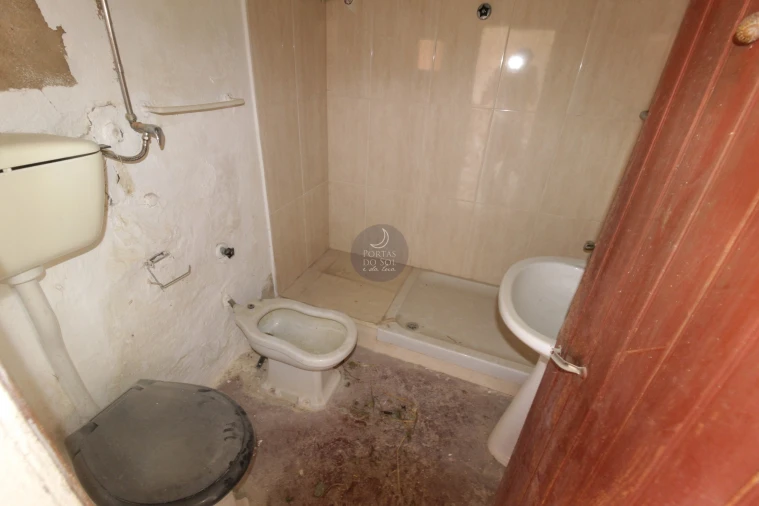 Moradia T2 para Venda em Moçarria Foto 8