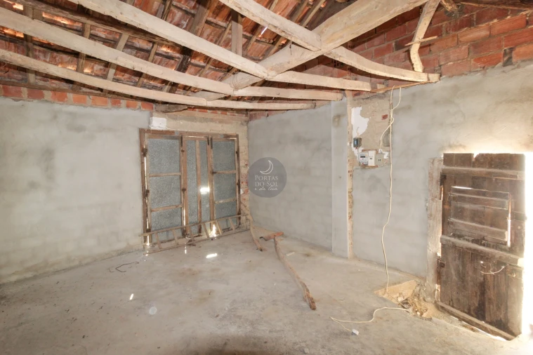 Moradia T2 para Venda em Moçarria Foto 6