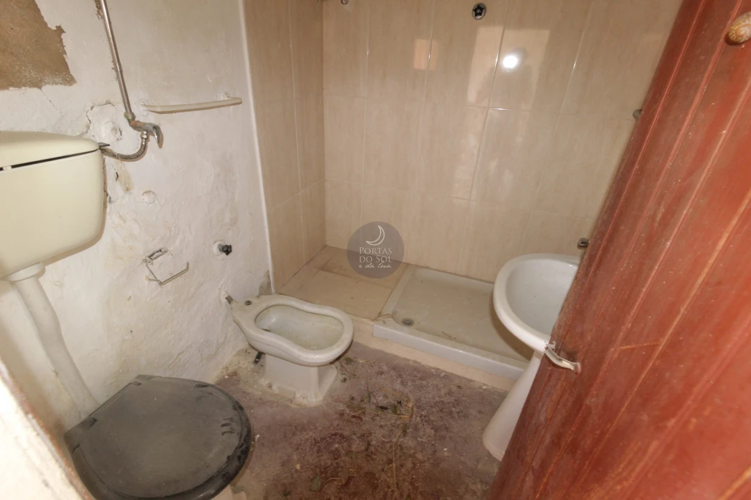 Moradia T2 para Venda em Moçarria Foto 8