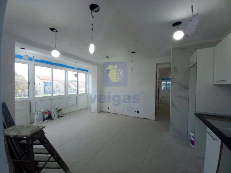Apartamento T4 para Venda em Laranjeiro e Feijó Foto 9