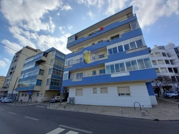 Apartamento T4 para Venda em Laranjeiro e Feijó