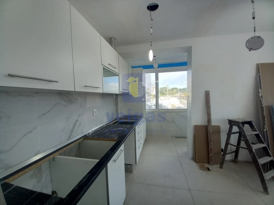 Apartamento T4 para Venda em Laranjeiro e Feijó Foto 6