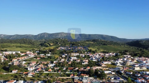 Terreno para Venda em Azeitão (São Lourenço e São Simão)