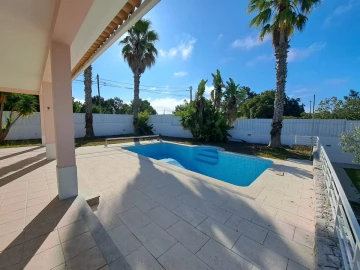 Moradia T5 para Venda em Sesimbra (Castelo)