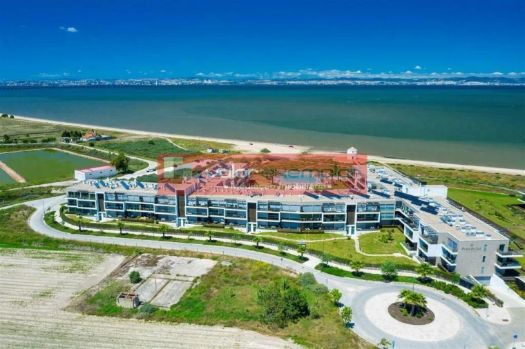 Apartamento T2 para Venda em Alcochete Foto 4
