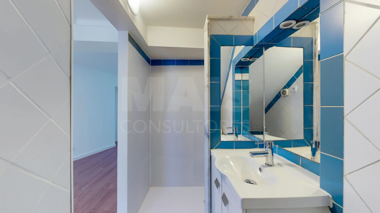 Apartamento T2 para Venda em Misericórdia Foto 10