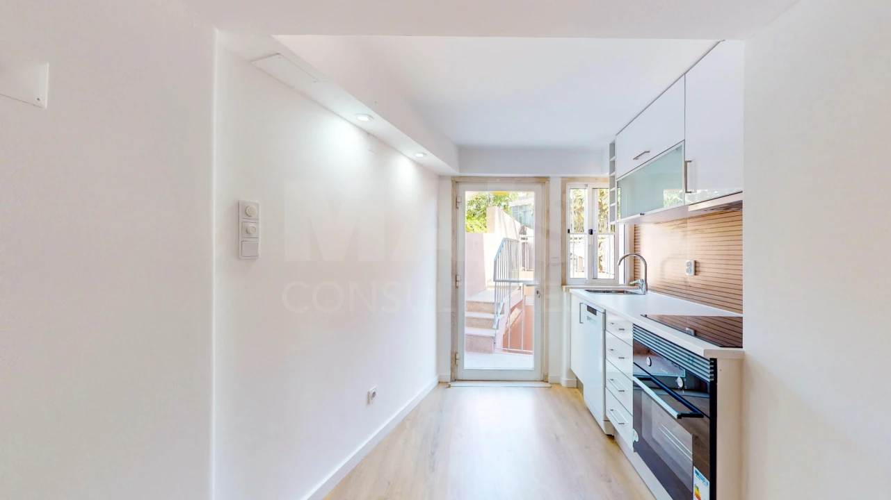 Apartamento T2 para Venda em Misericórdia Foto 12