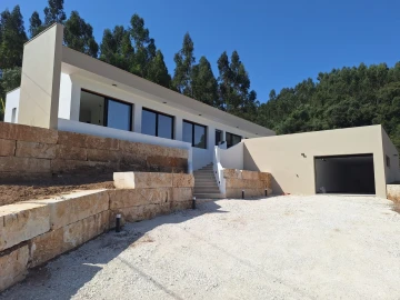 Moradia T3 para Venda em Alvorninha