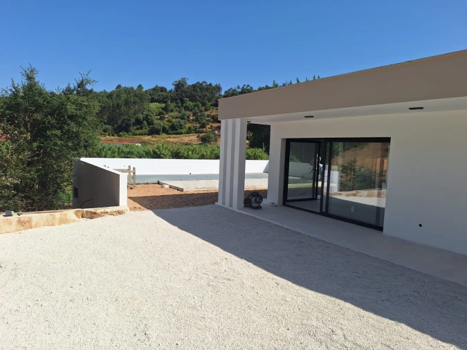 Moradia T3 para Venda em Alvorninha Foto 11