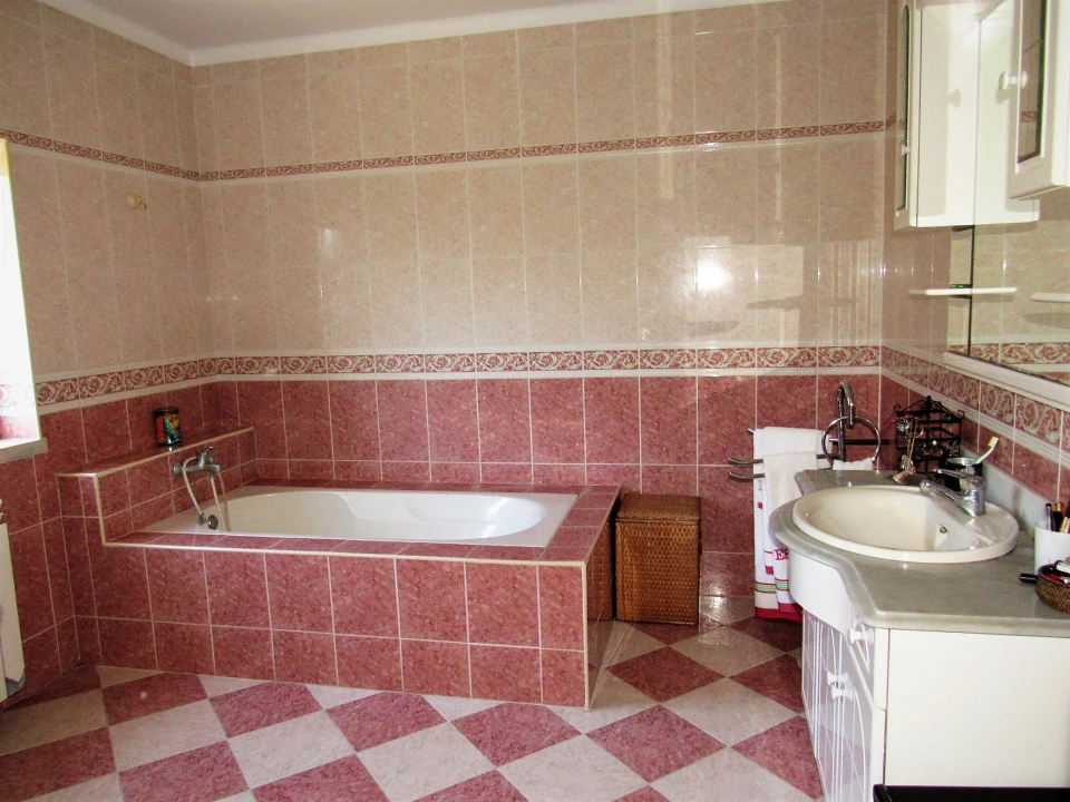 Moradia T6 para Venda em Olho Marinho Foto 8