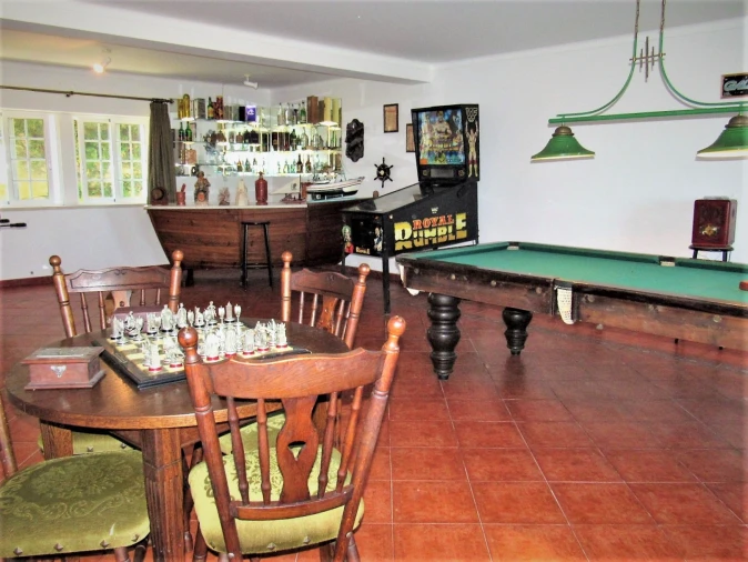 Moradia T6 para Venda em Olho Marinho Foto 2