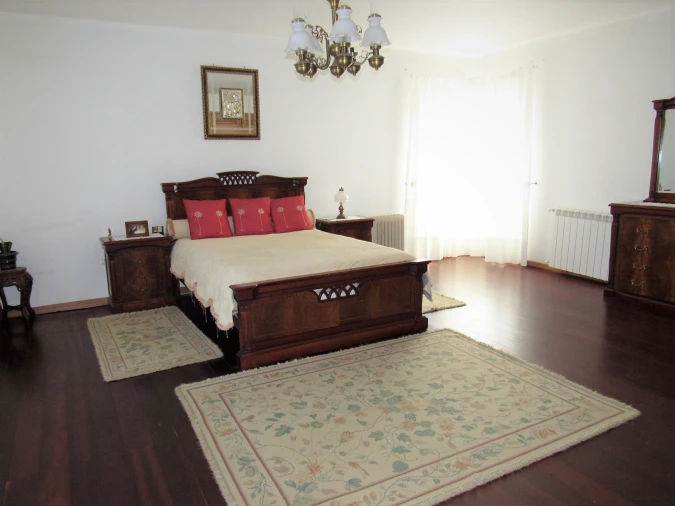 Moradia T6 para Venda em Olho Marinho Foto 11