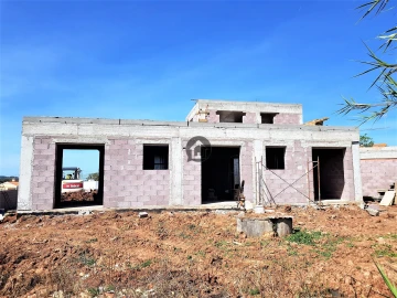 Moradia T4 para Venda em Nadadouro