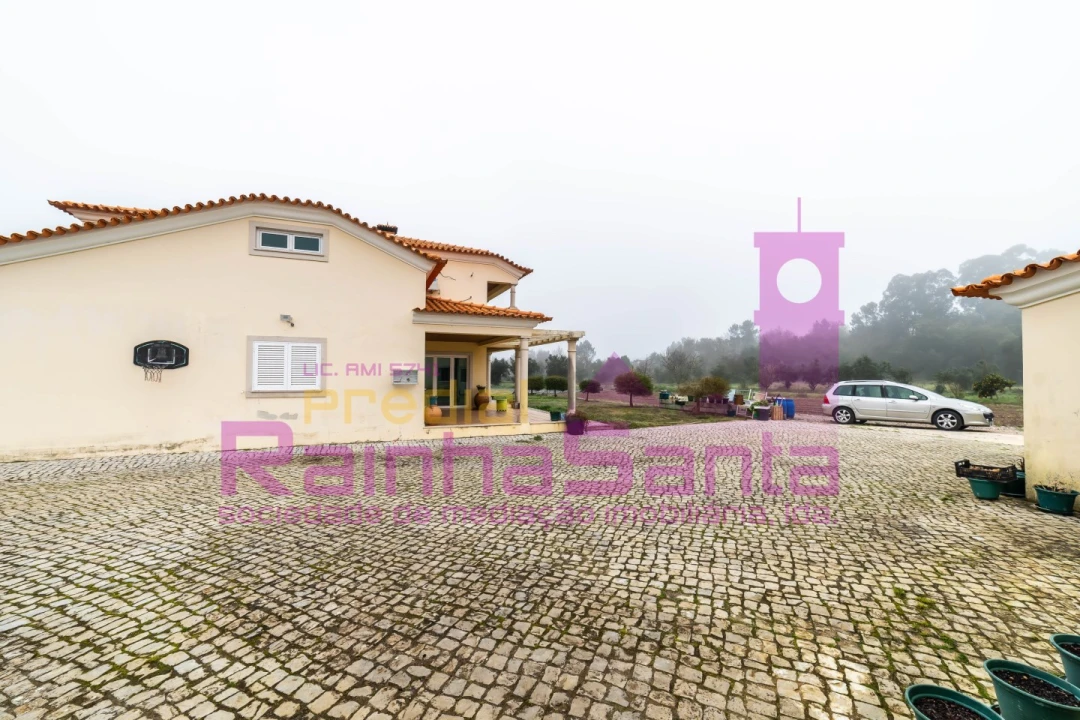 Moradia T3 para Venda em Gandaras Foto 4