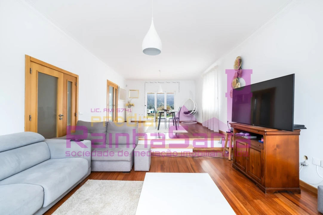 Moradia T3 para Venda em Gandaras Foto 8