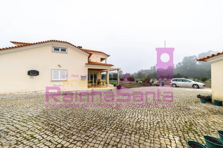 Moradia T3 para Venda em Gandaras Foto 4