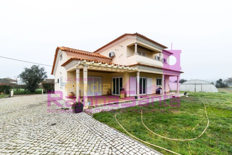 Moradia T3 para Venda em Gandaras Foto 1