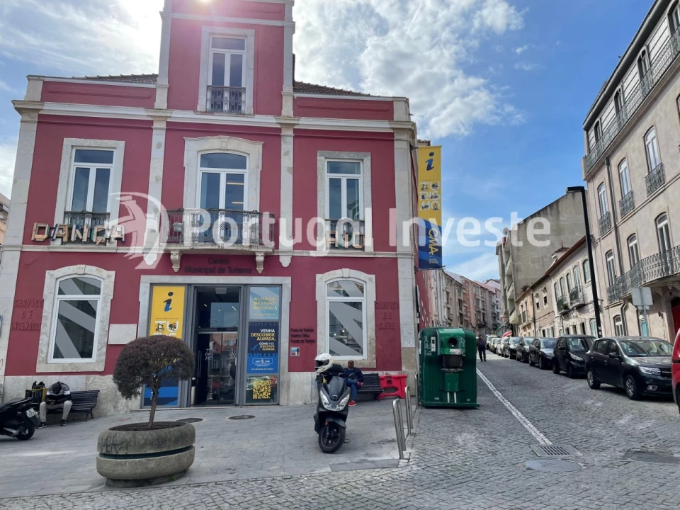 Prédio para Venda em Almada, Cova da Piedade, Pragal e Cacilhas Foto 8