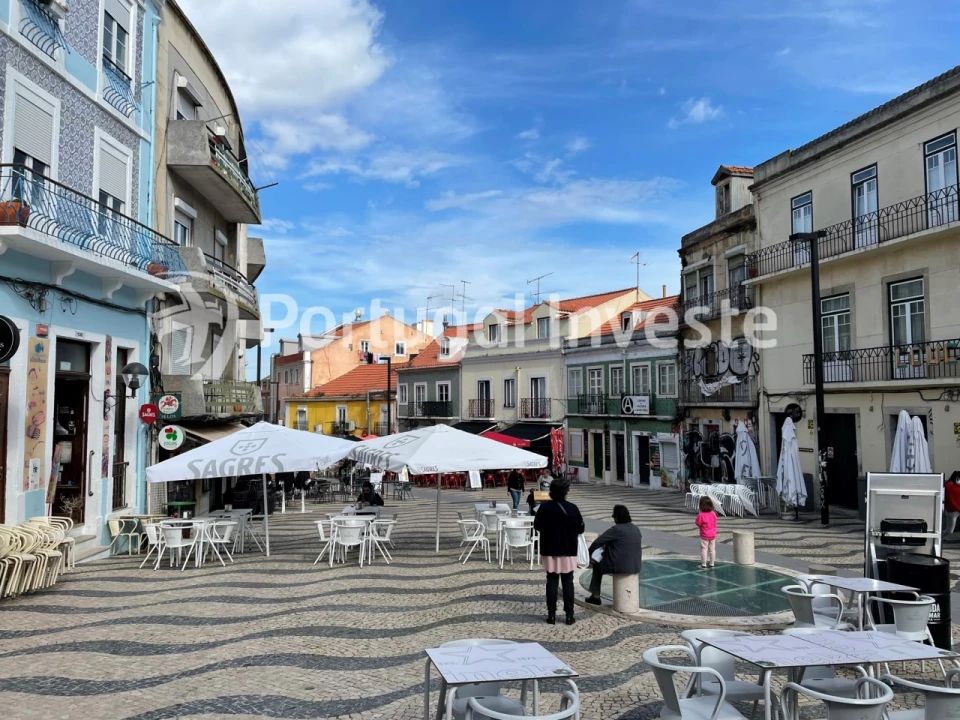 Prédio para Venda em Almada, Cova da Piedade, Pragal e Cacilhas Foto 11