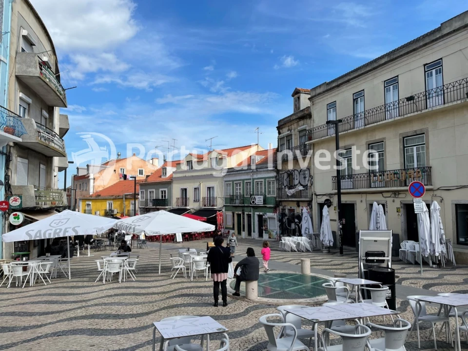 Prédio para Venda em Almada, Cova da Piedade, Pragal e Cacilhas Foto 12