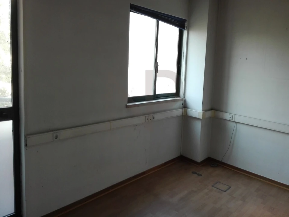 Escritório para Venda em Algés, Linda-A-Velha e Cruz Quebrada-Dafundo Foto 4