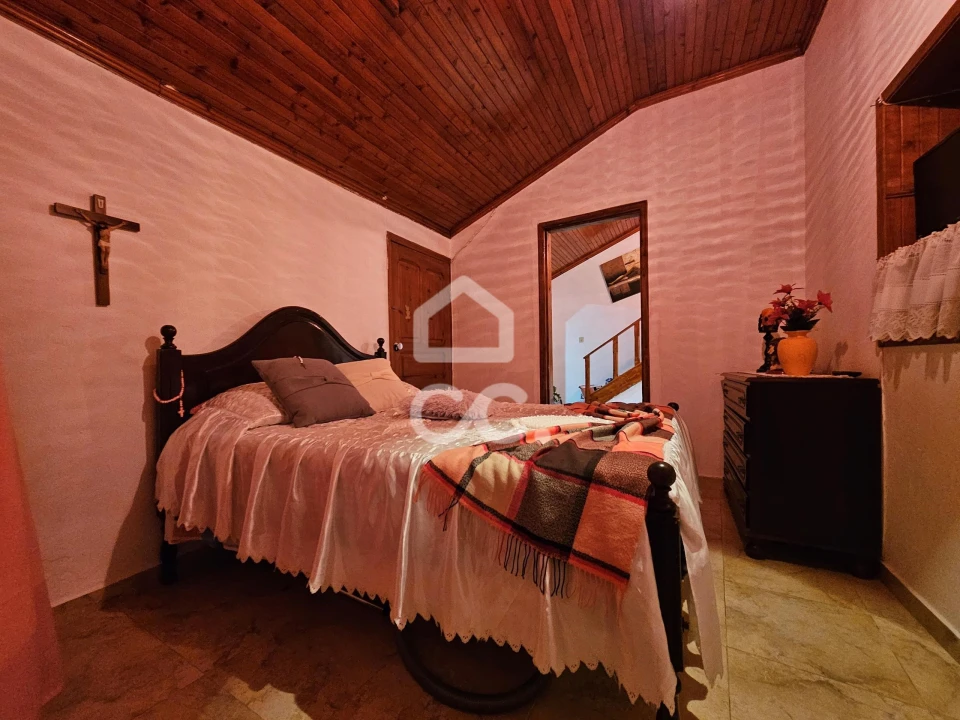 Moradia T3 para Venda em Fenais da Ajuda Foto 7