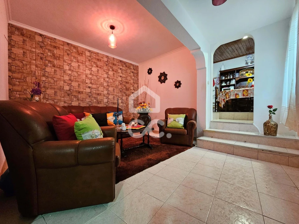 Moradia T3 para Venda em Fenais da Ajuda Foto 10